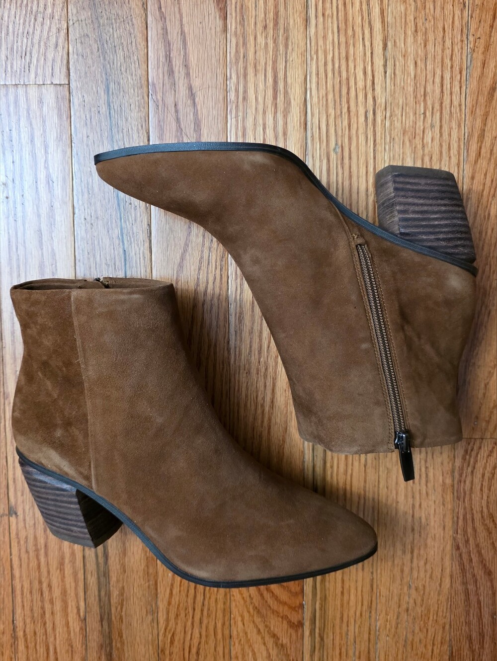 New Vince Camuto Chestnut Suede Ankle Booties with Stacked Heel 8.5